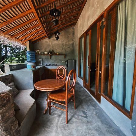 Basa-Basi Lodge Karimunjawa Buitenkant foto