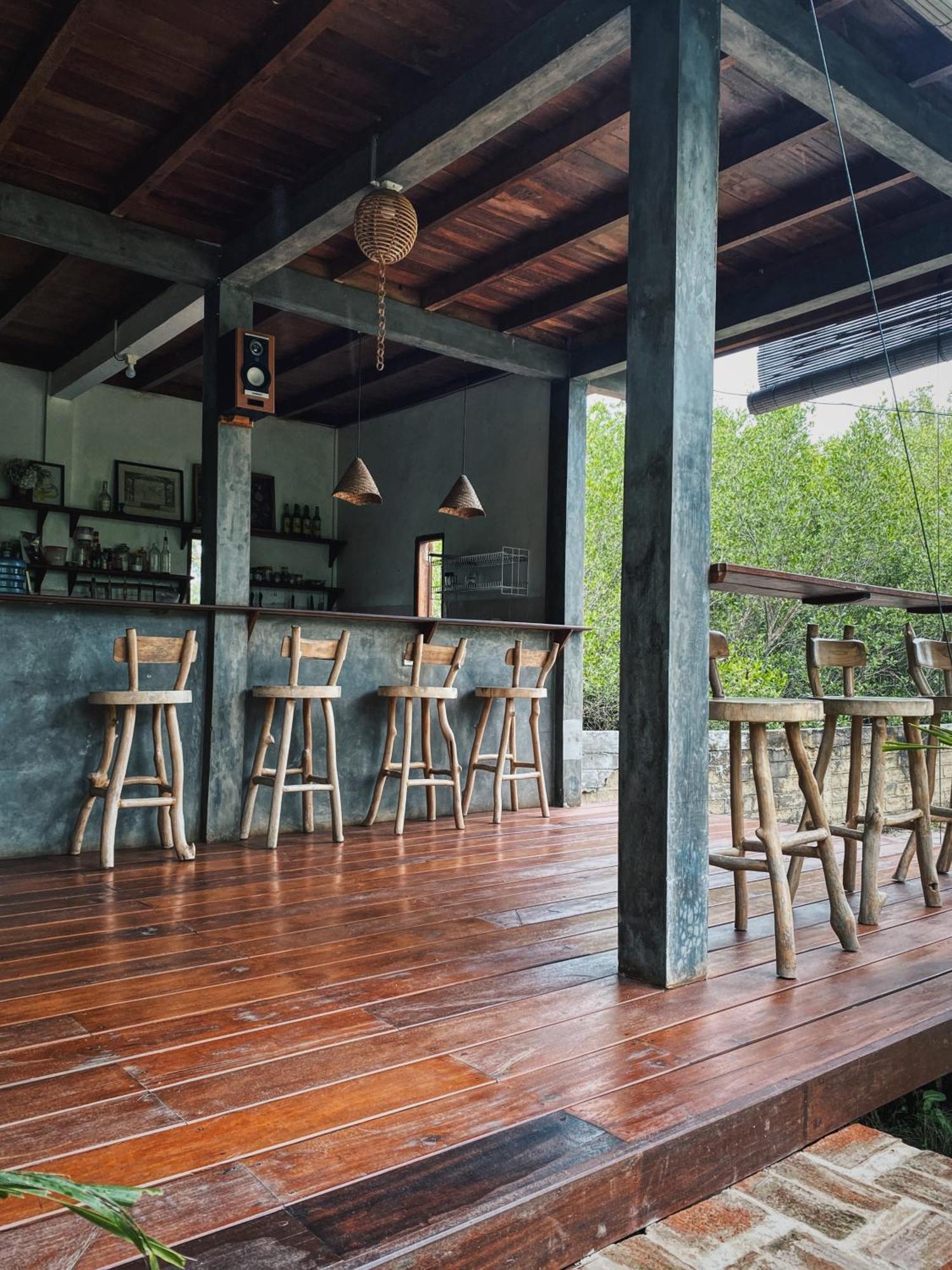 Basa-Basi Lodge Karimunjawa Buitenkant foto